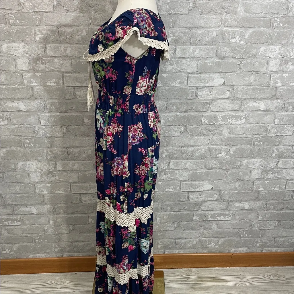 Magic Navy Floral Maxi Dress with Lace - Image 3