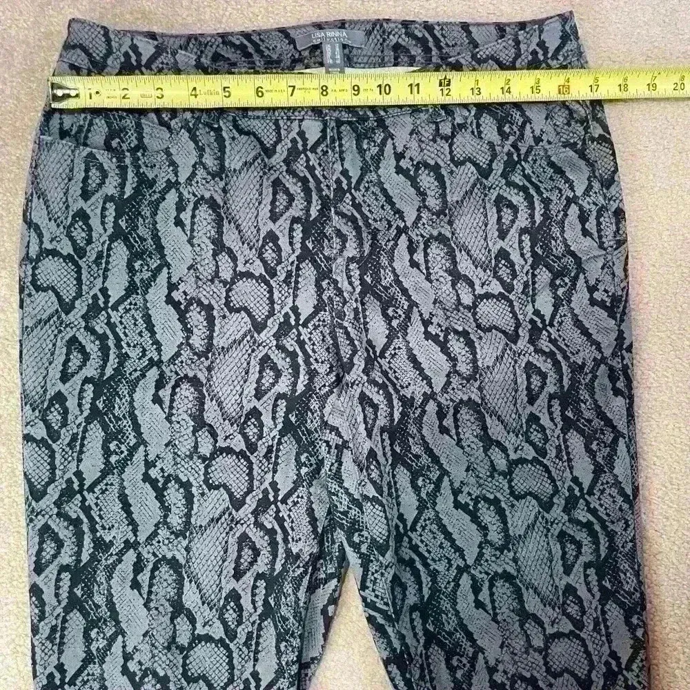 Lisa Rinna Collection Women's Size 12 Ankle Jeans Gray Python Animal Pri… - Image 12