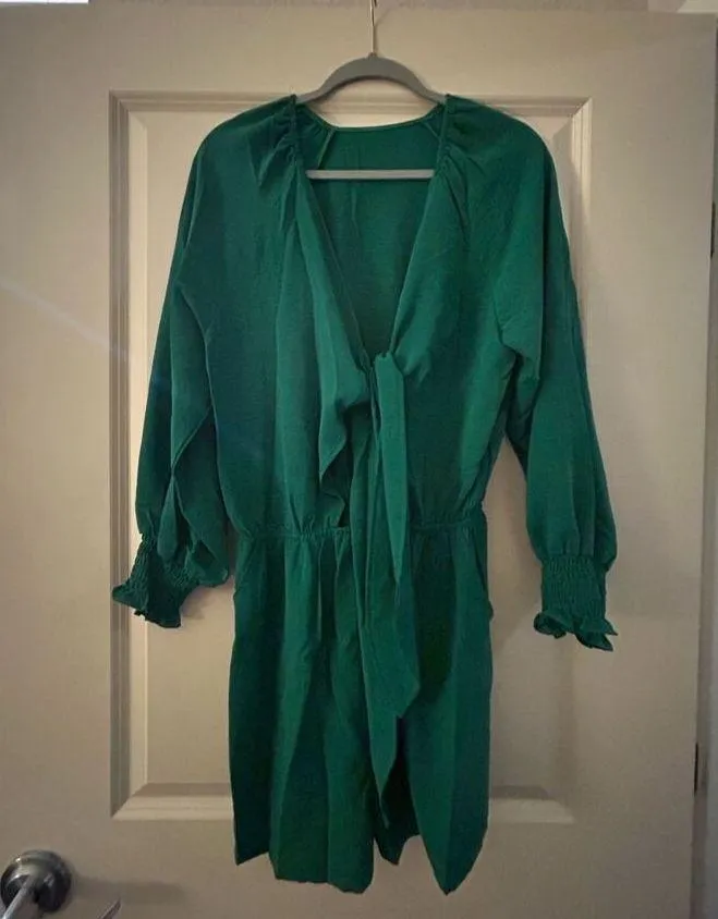 NEW Green Tie Knot Front V Neck Short Rompers M Size M - Image 3