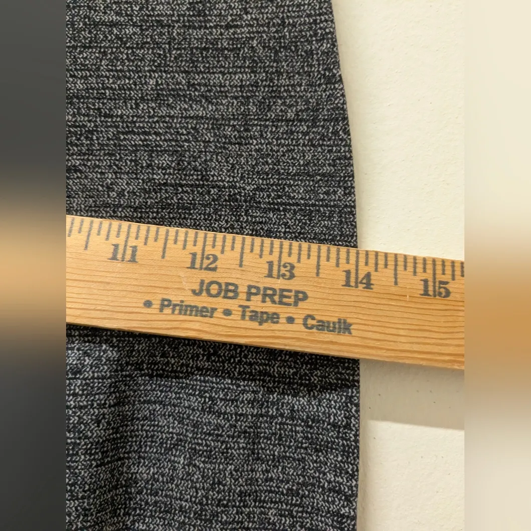 Lululemon Still Mind Tight 28" Interlink Women's Ice Grey Black Size 4 - Image 6