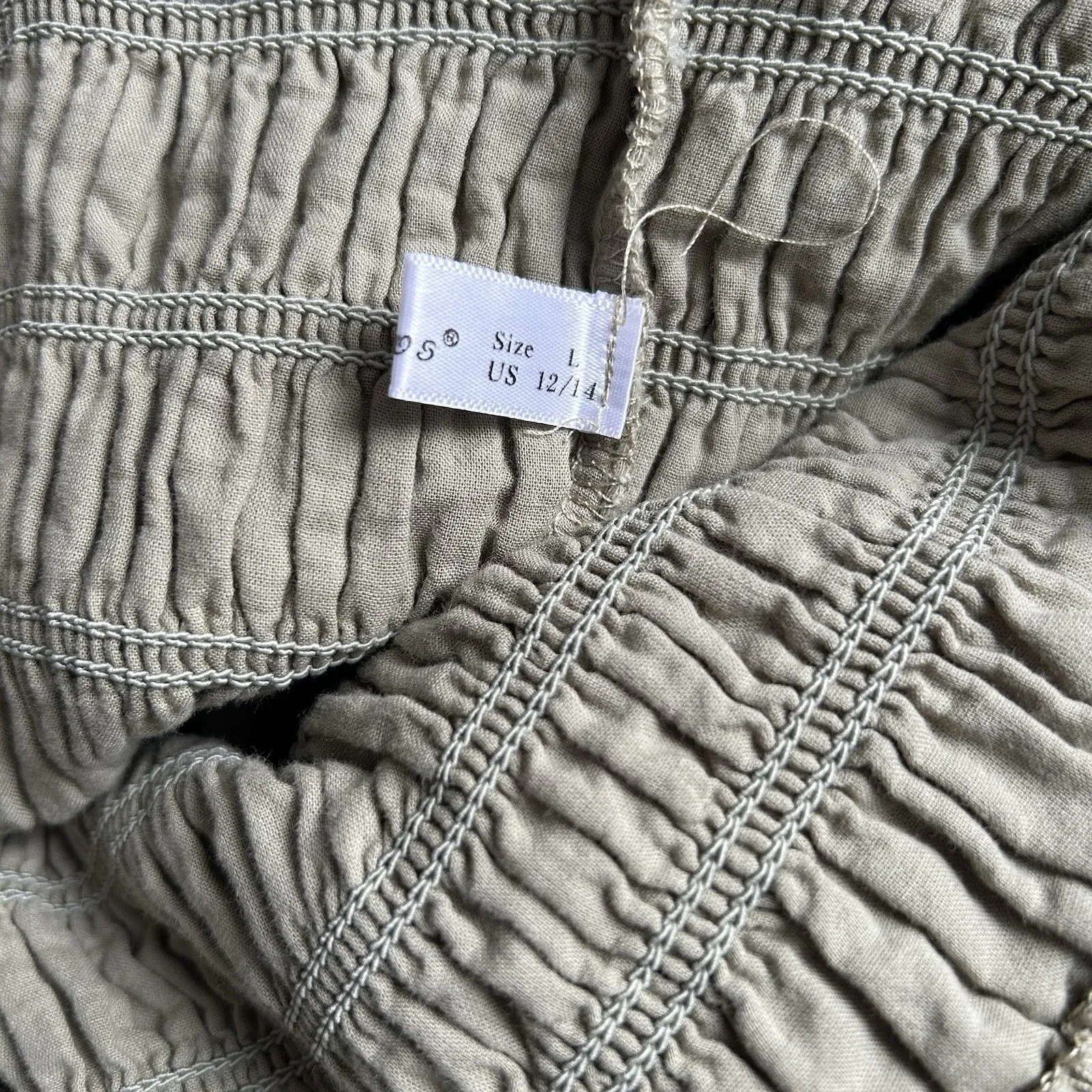 R Vivimos Womens Midi Dress Large 12/14 Sage Green Smocked Top Off‎ Shoulder - Image 7