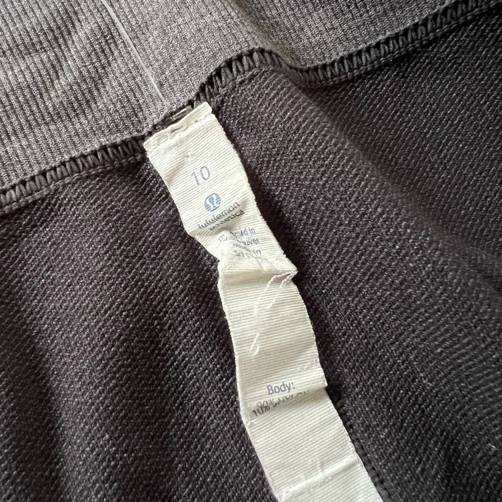 Lululemon Athletica In The Flow Crop II Grey Heathered Soot Light Leggings sz 10 - Image 6