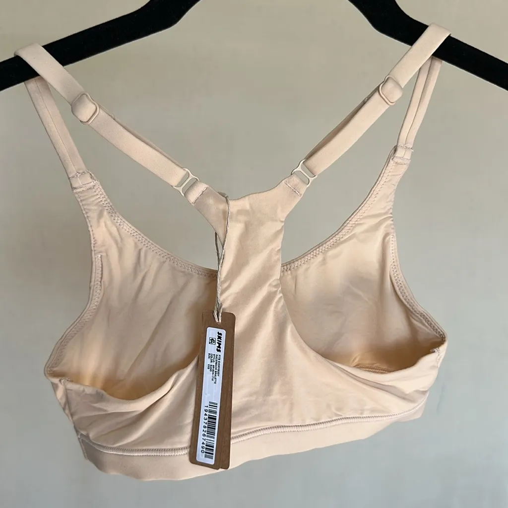 SKIMS fits everybody RACERBACK SCOOP BRALETTE size: XXS ‎ COLOR: SAND   NWT - Image 2