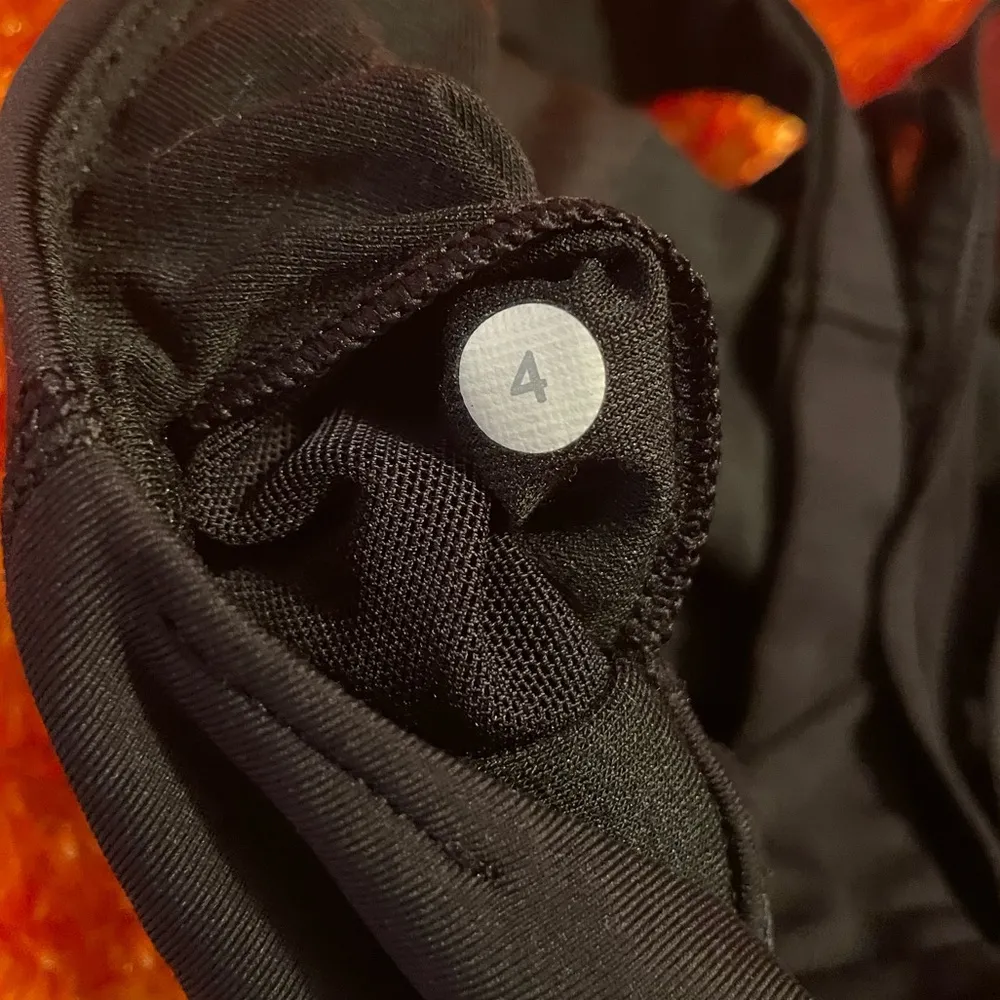 Lululemon Double Tap Long Line Bra - Black size 4 - Image 8