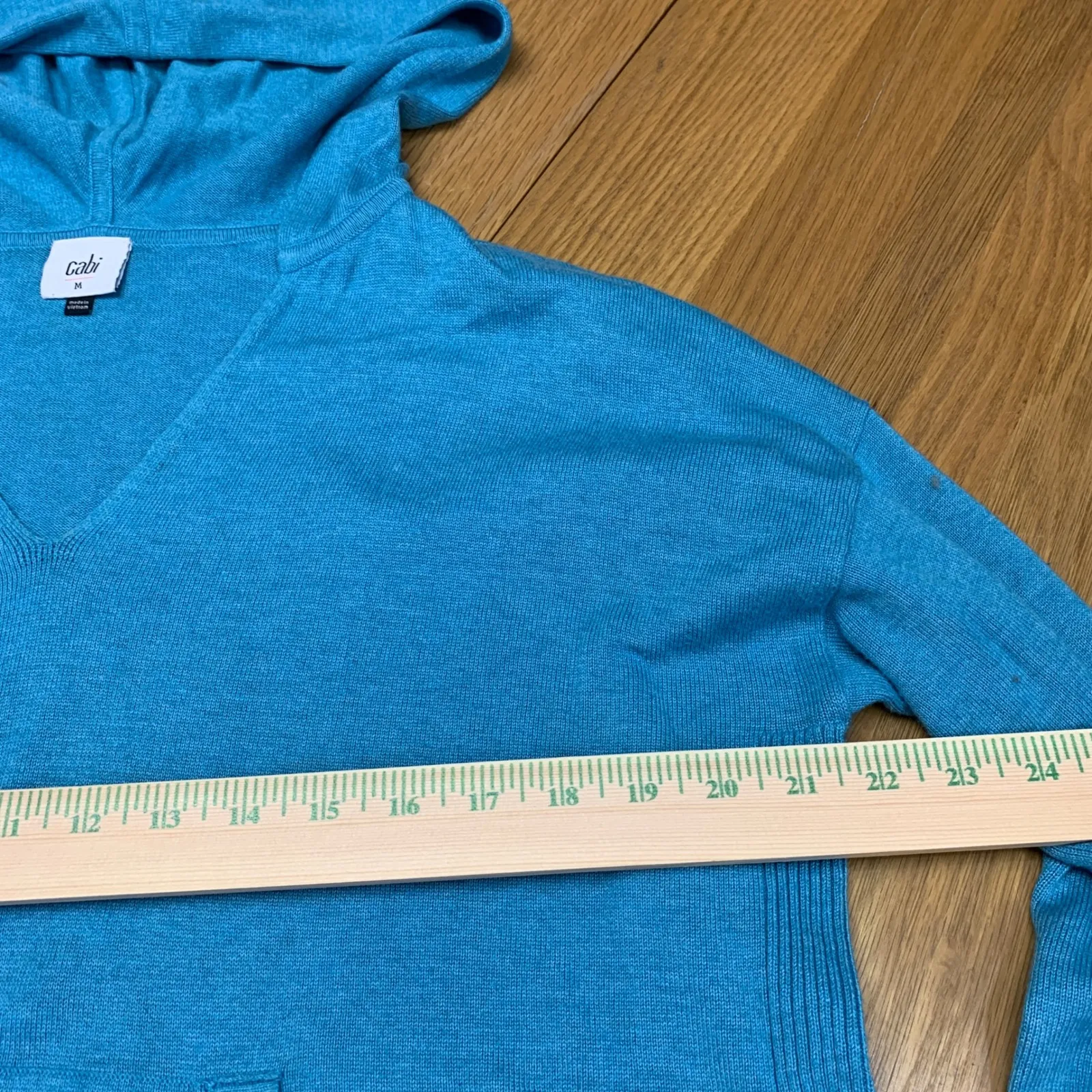 Cabi Blue V Neck Long Sleeve Hoodie Pocket Sweater Womens Size Medium Cozy Warm - Image 4