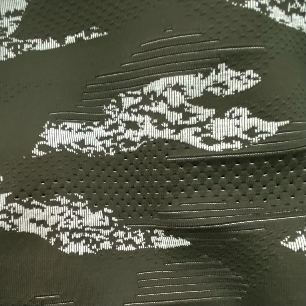 GYMSHARK Adapt Camo Seamless Track Jacket in Moss Olive/Aloe Green Color Size S - Image 9