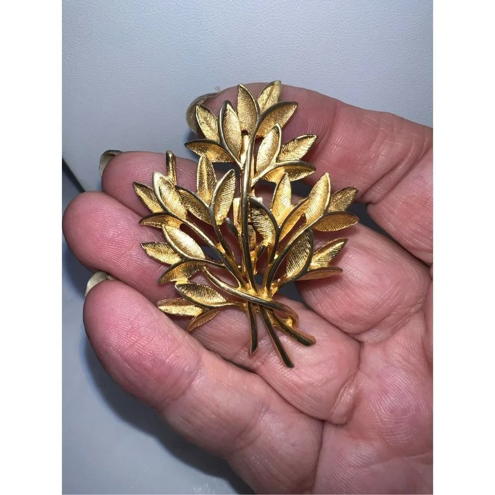 Vintage MCM Brushed‎ Gold Tone Leaf Bouquet Brooch Gold - Image 3