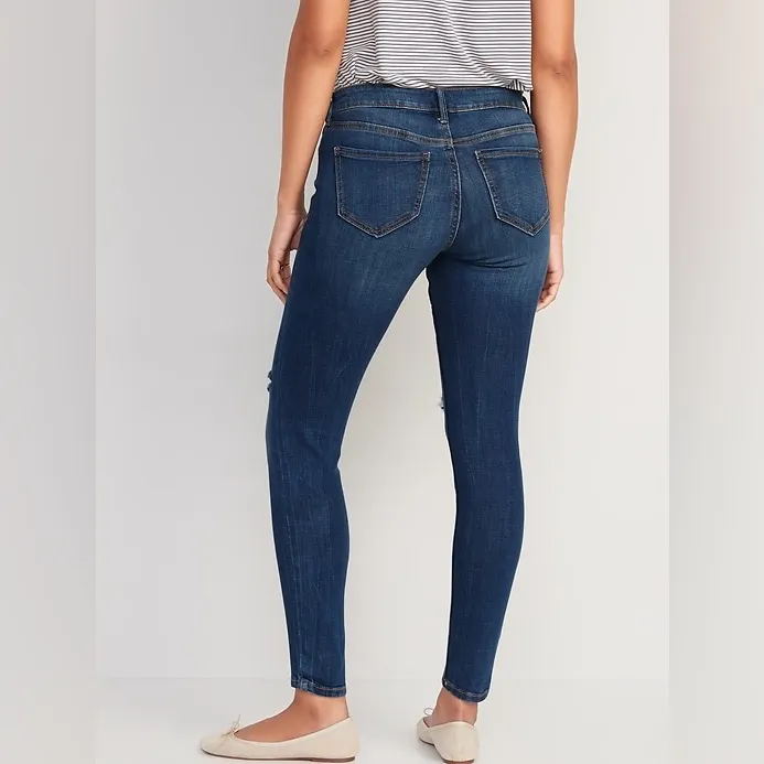 Old Navy  rockstar mid rise skinny jeans - Image 8