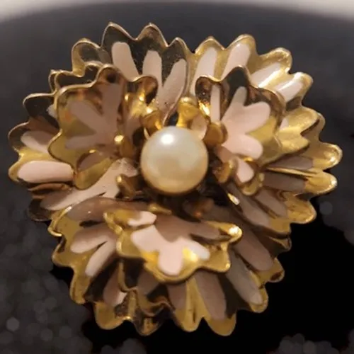 80s‎ Vintage Pearly Pink Gold Toned Floral Leafy Brooch Pin Whimsical Feminine - Image 4