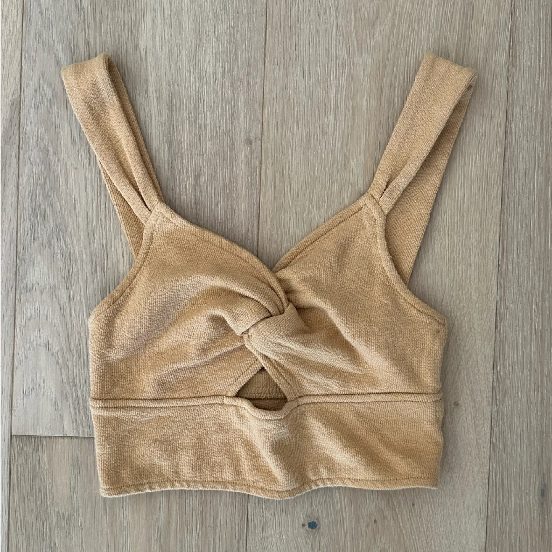 NWOT Cutout Knot-Front Crop Tank Top in Dried Straw - Image 2