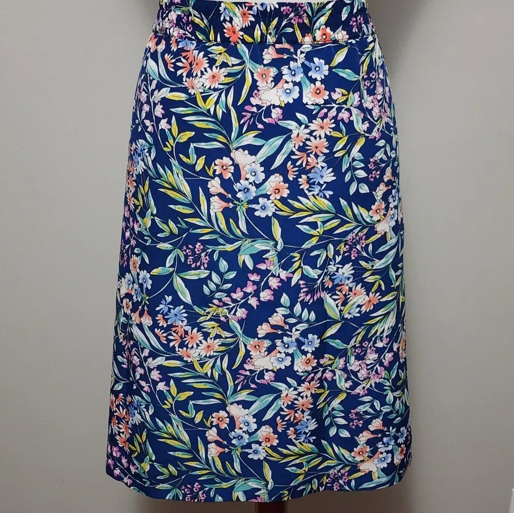 Talbots blue floral pull on a-line skirt size 16 - Image 5