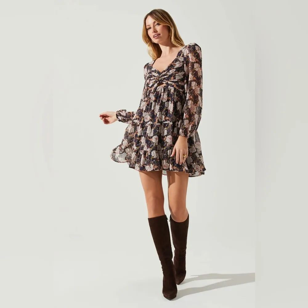 ASTR Alayna Twisted Knot Mini Dress in Black Floral Size Small NWT - Image 2