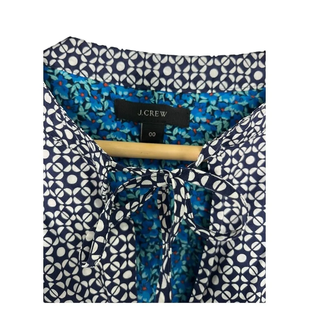 J Crew Top Womens 00 Silk Blend Ditsy Floral Keyhole Tie Neck Contrast Blue - Image 3