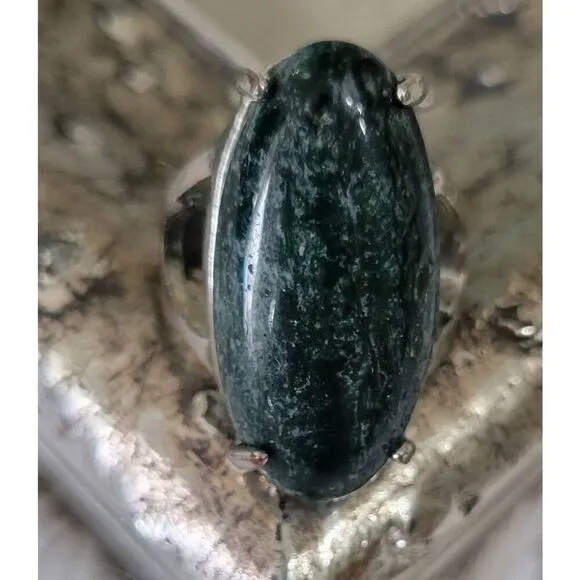 Size 8 Jade Cocktail Ring Green - Image 2