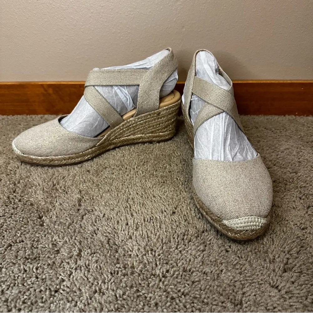 Easy Spirit women’s Meza espadrille wedge size 9 brand new heels- tan & gold - Image 2