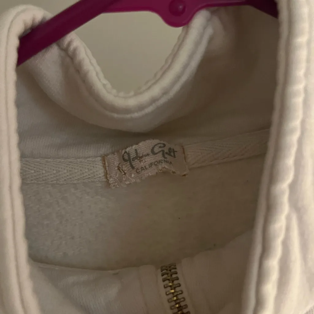 Brandy Melville  White Los Angeles Half-Zip Sweatshirt - Image 2