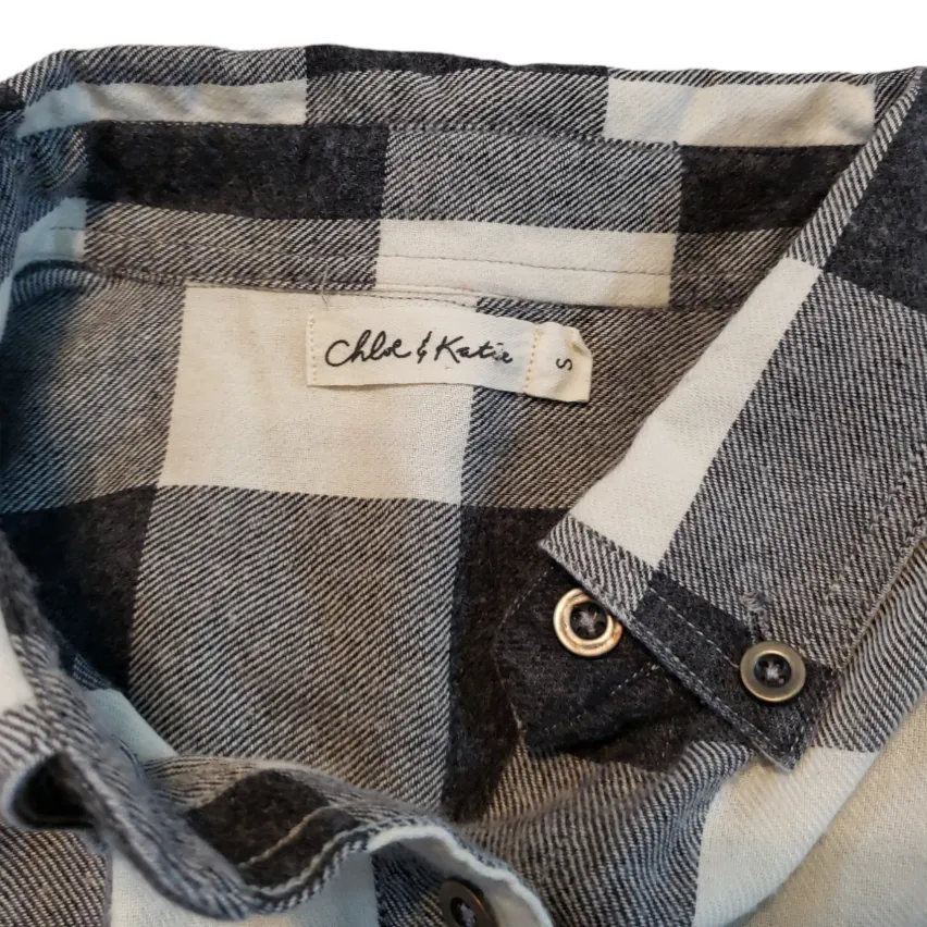 Chloe & Katie Top Size Small Long Sleeve Button Up Shirt Plaid Flannel Casual  - Image 3