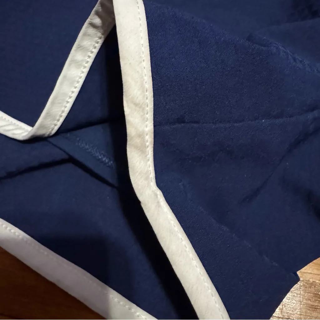 oiselle navy blue athletic shorts size 10 - Image 3