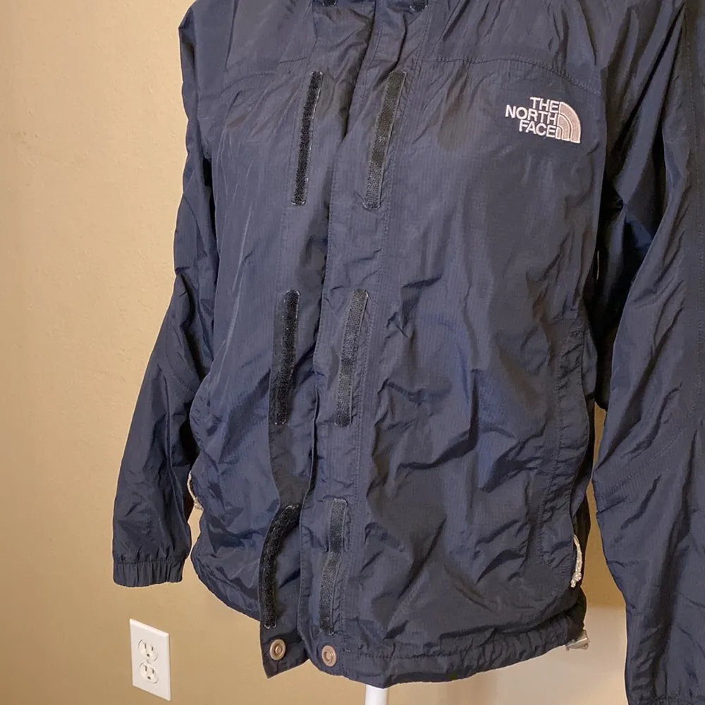 Ladies small black north face jacket - Image 5