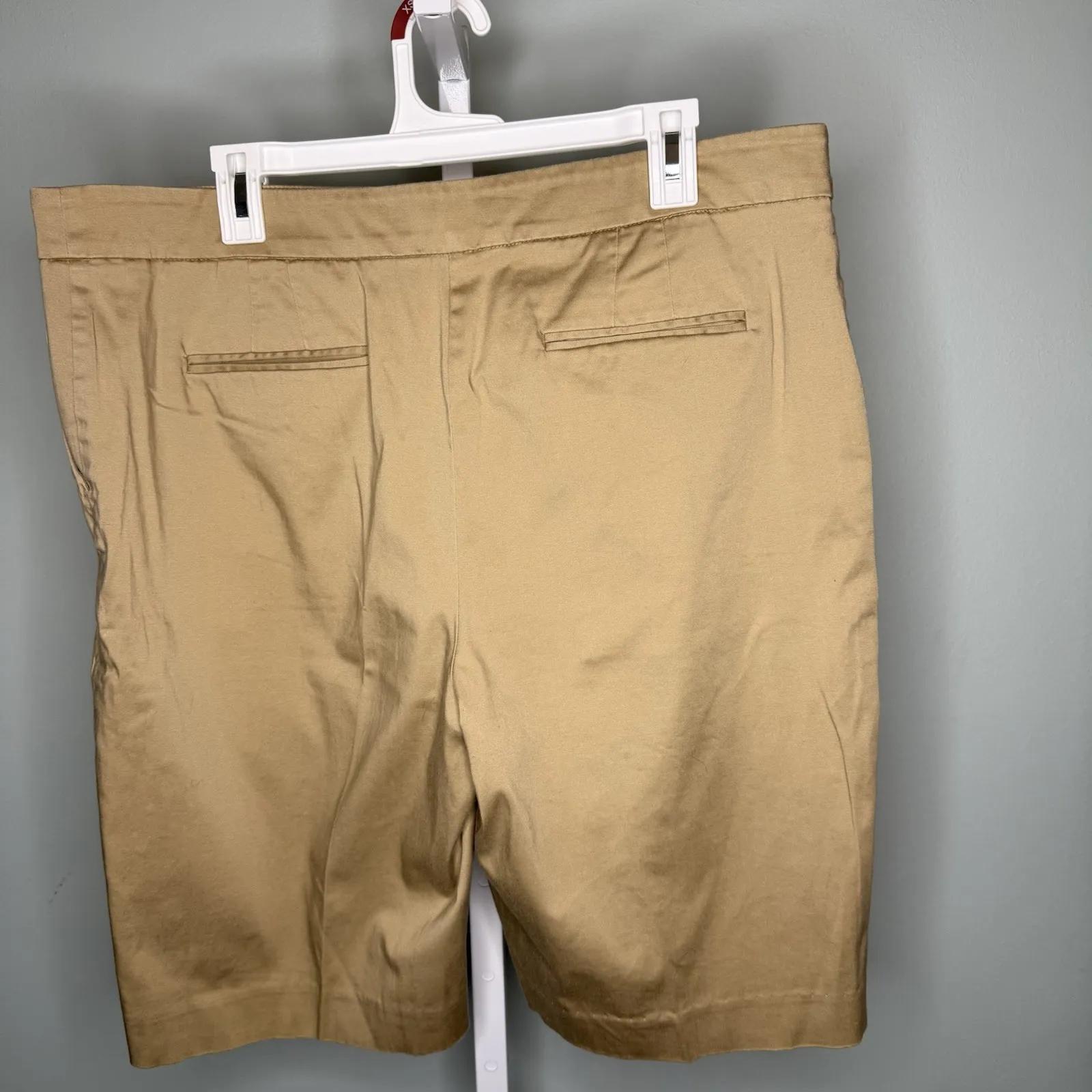 Women's Jones New York Sport Khaki Shorts Stretch Size 18 Stretch - Image 2