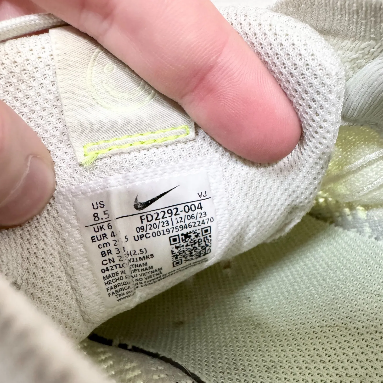 Nike Shoes Women Size 8.5 Sea Glass Interact Run Barely Volt Road Run Sneakers - Image 7