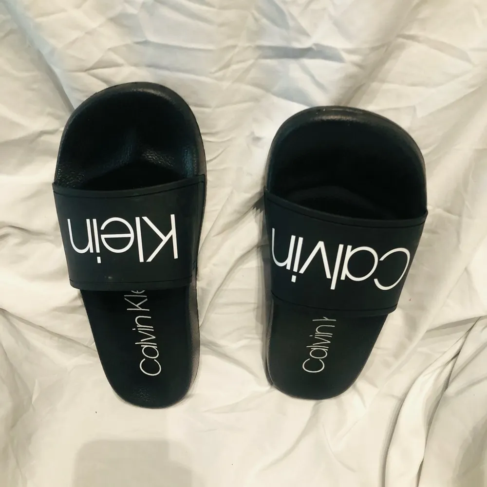 Calvin Klein Slides/Flip Flop. Size:10 - Image 5