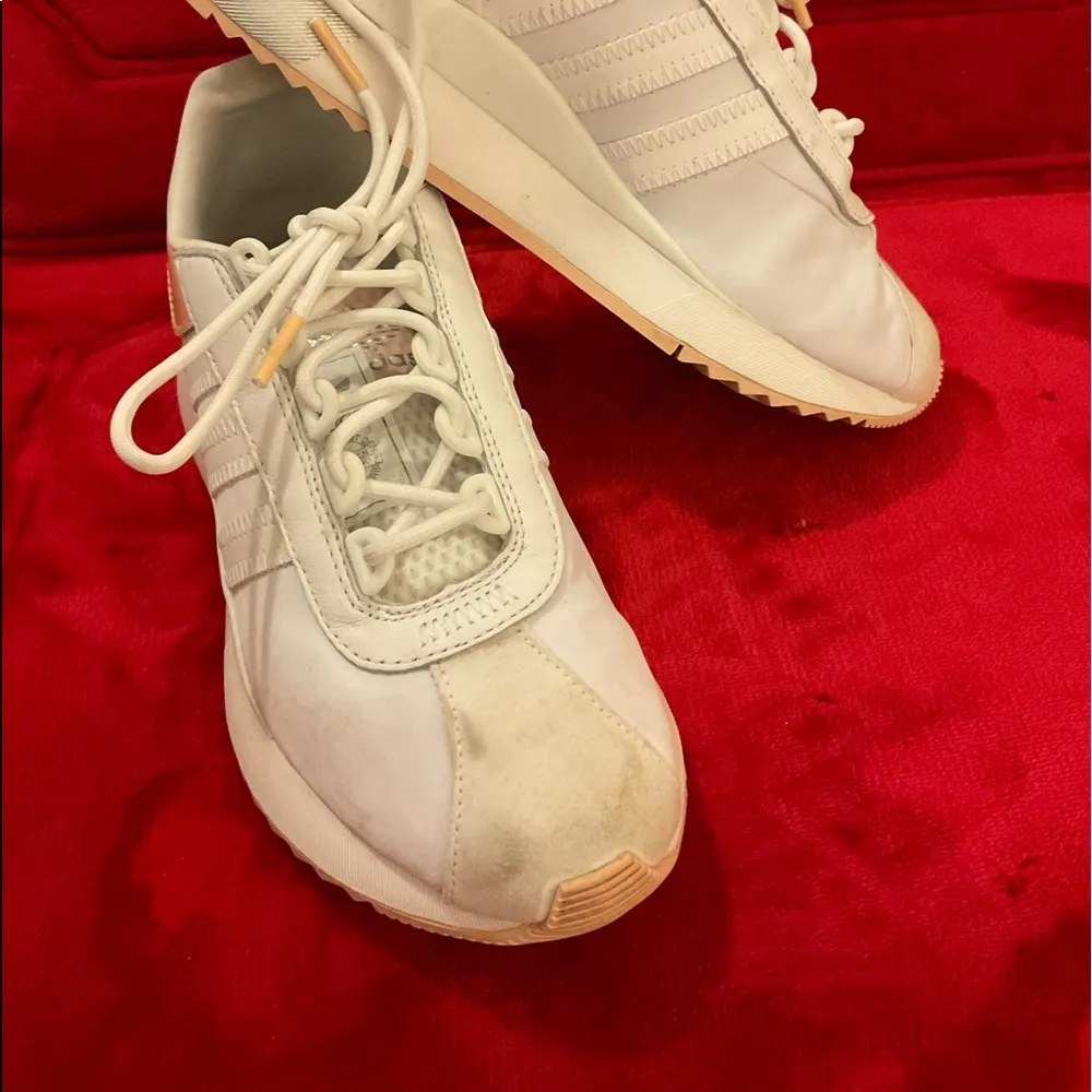 Adorable Adidas Ultra Boost US7 Women’s Sneakers Shoes for - Image 4