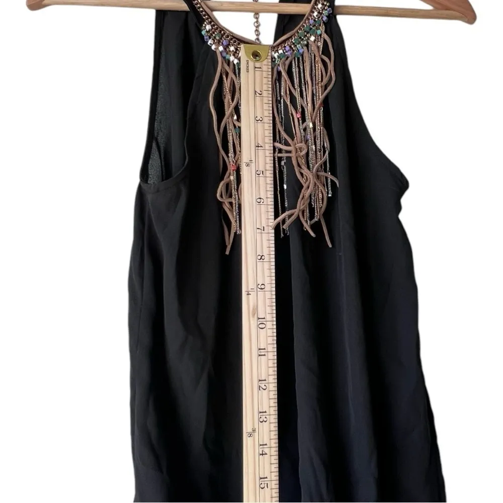 Women’s neckline sleeveless blouse boho blouse with fringe necline XOXO size XS. - Image 6