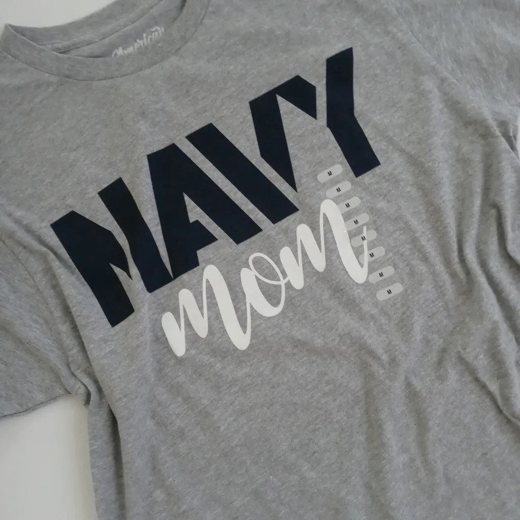 American Pride Navy Mom T Shirt Size Medium Gray - Image 4