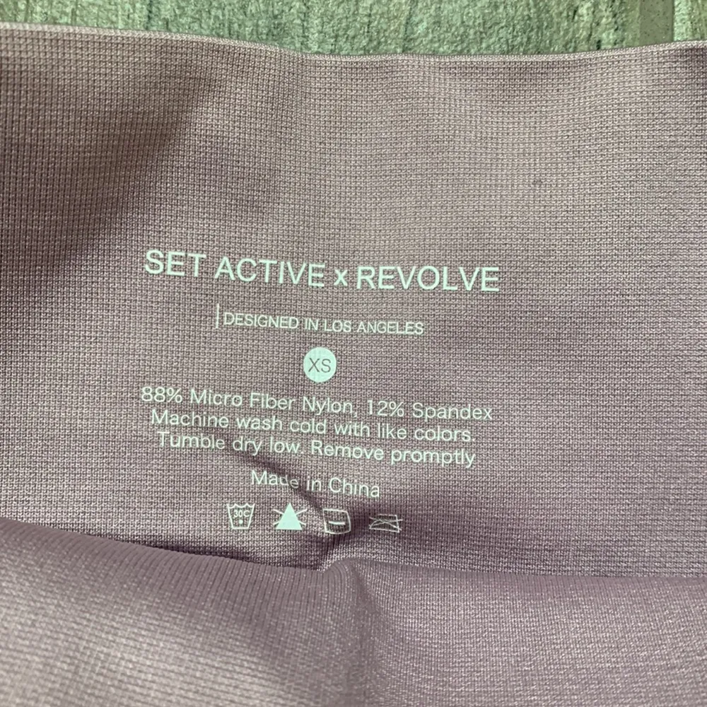 Set active x revolve purple leggings - Image 2