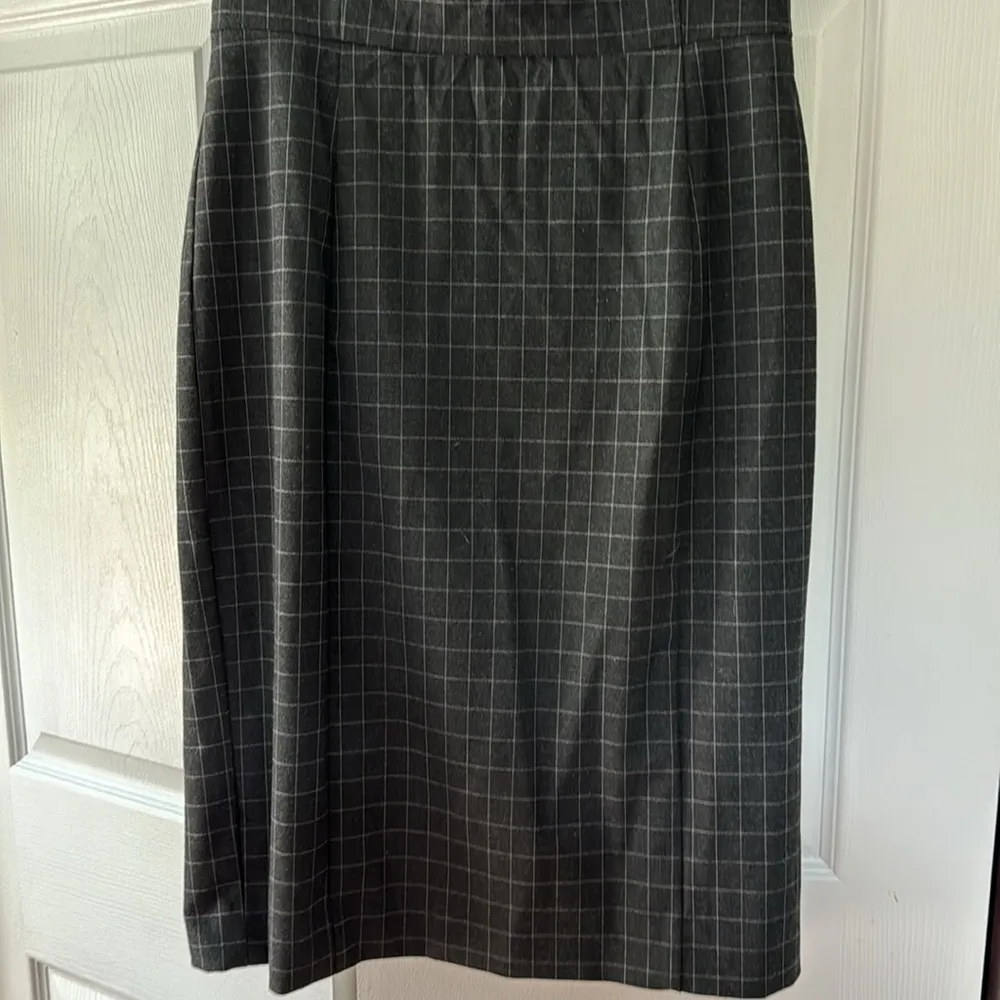 Banana Republic Windowpane, Cap Sleeve Sheath Dress - Image 3