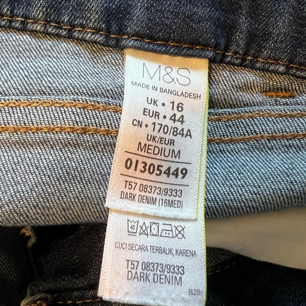 Marks & Spencer M&S Designer Jeggings Size US 12 Dark Denim GUC Stylish Casual - Image 7