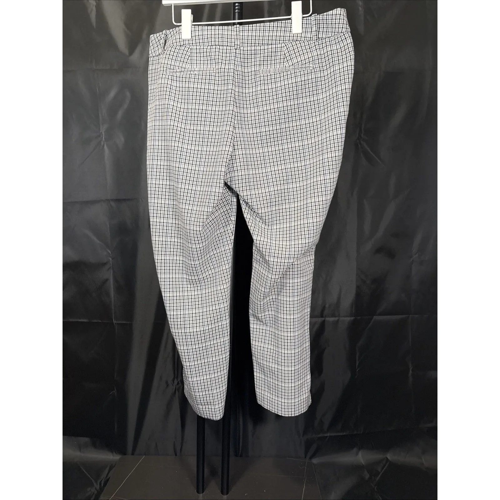 A New Day Pants Womens Size 14 Plaid Stretch Flat Front Mid Rise Tapered Leg - Image 6