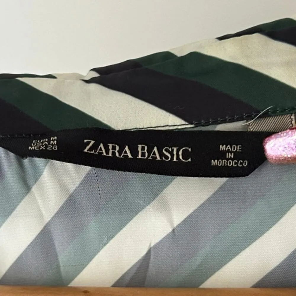 ZARA  Basic Dark‎ Green/White Striped Top Size Medium - Image 2