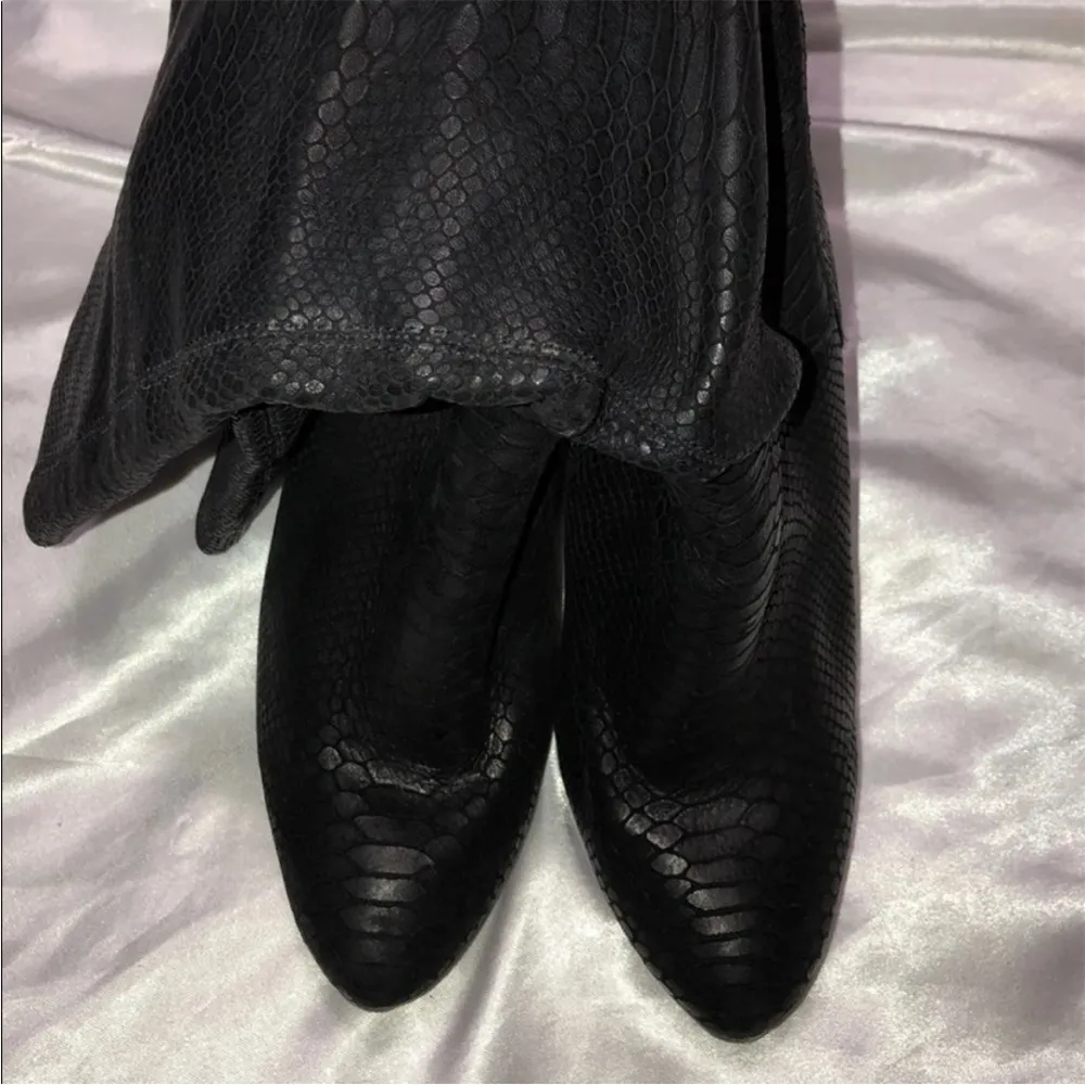 Carlos by Carlos Santana 8.5 Long Black Boots Snakeskin textured - Image 6