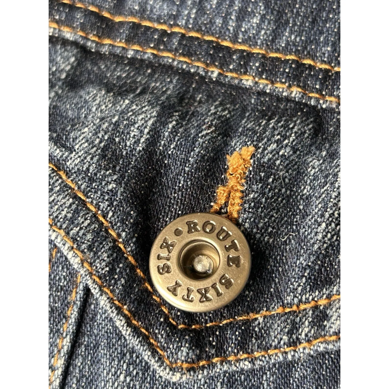 Route 66 Lightly Distressed Denim Jacket Womens L Blue Faux Fur Collar & Raw Hem - Image 6