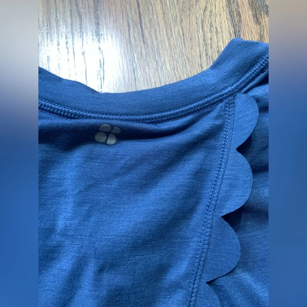 Sweaty Betty  short sleeve tee large - Image 9