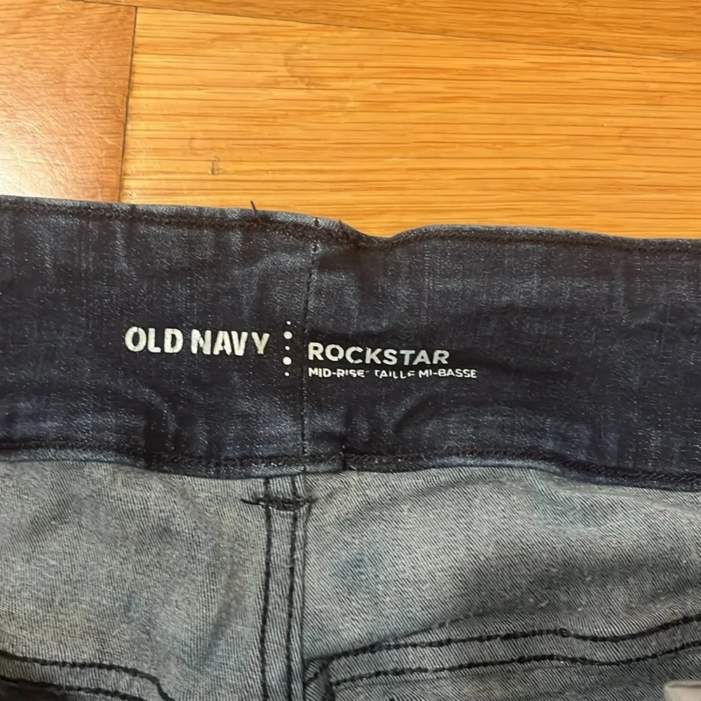 Old Navy Rockstar mid-rise sculpt jeans size 16 extra regular. - Image 2