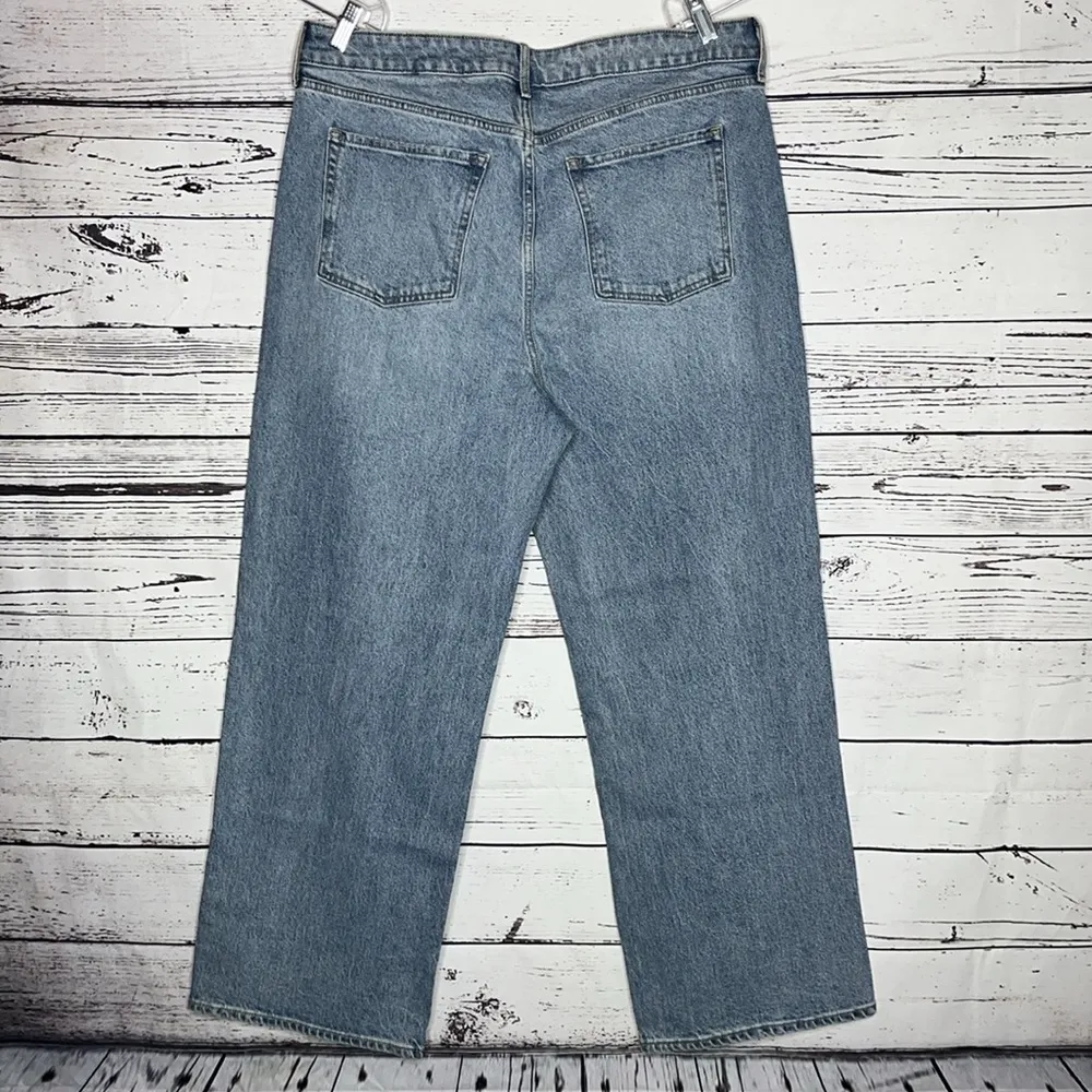 Old Navy NWT Size 16 Blue Denim Extra High-Rise Sky-Hi Wide Leg Distressed Jeans - Image 2