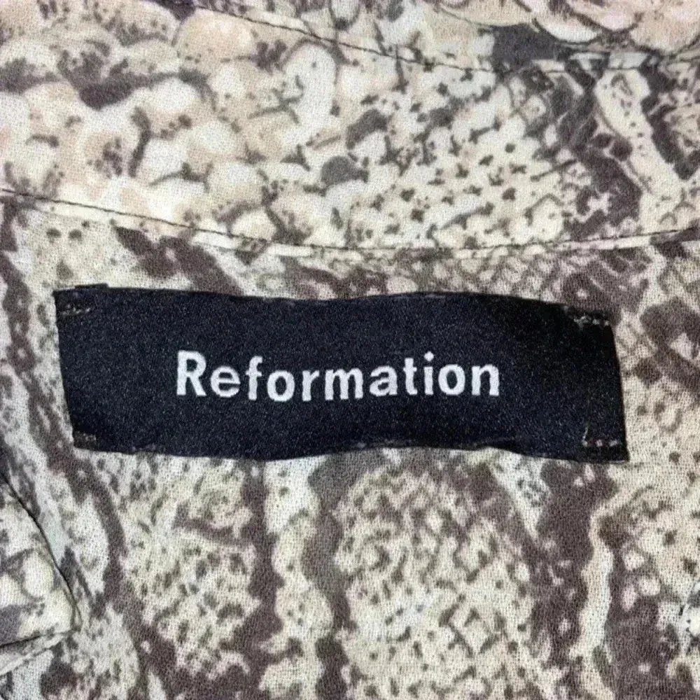 Reformation viscose snakeskin Violet button up blouse in python print - Image 6