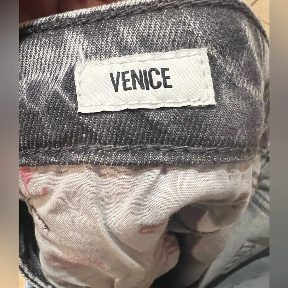 JUICY COUTURE Venice Faded Wash Whiskered Jeans, Size 16W GREY MARBLE WASH - Image 8