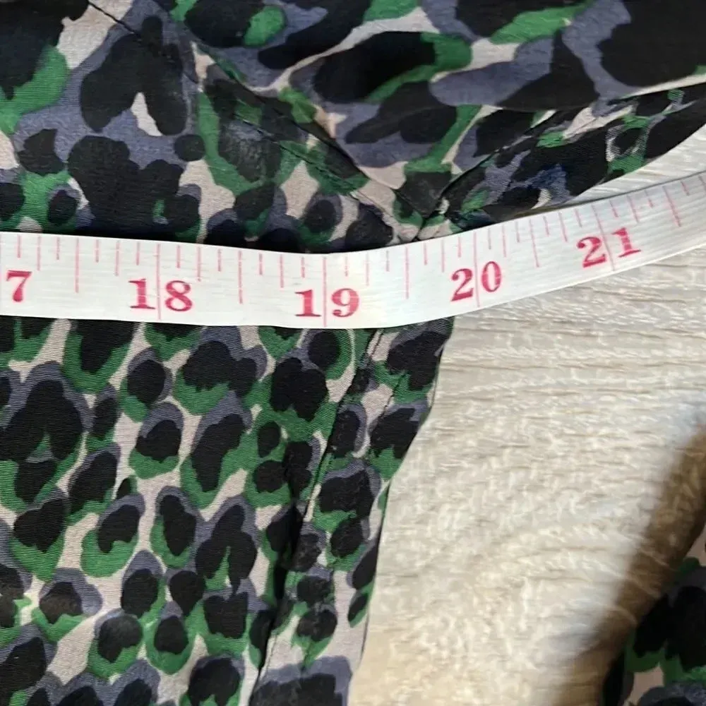 Equipment silk animal print button Down top - Image 11