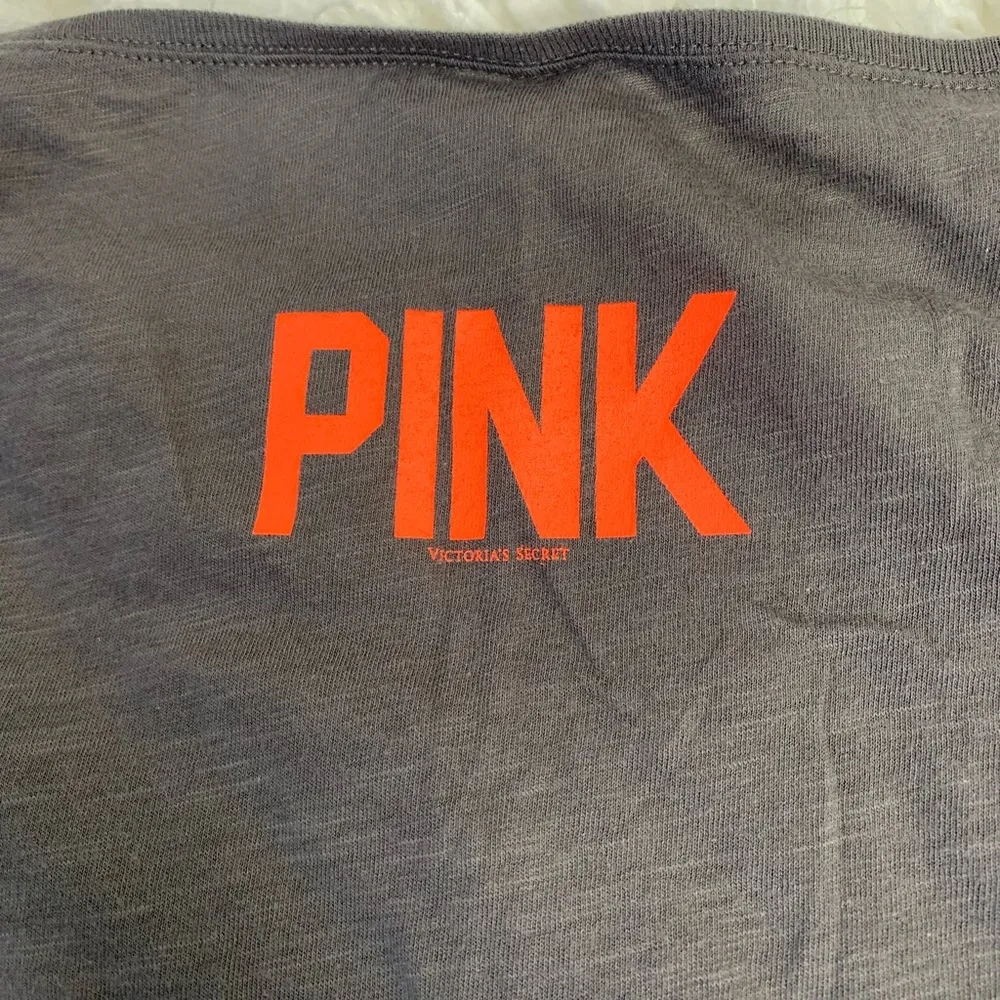VS PINK Gray loose scoop tee with orange “love pink” cursive graphic - Image 4