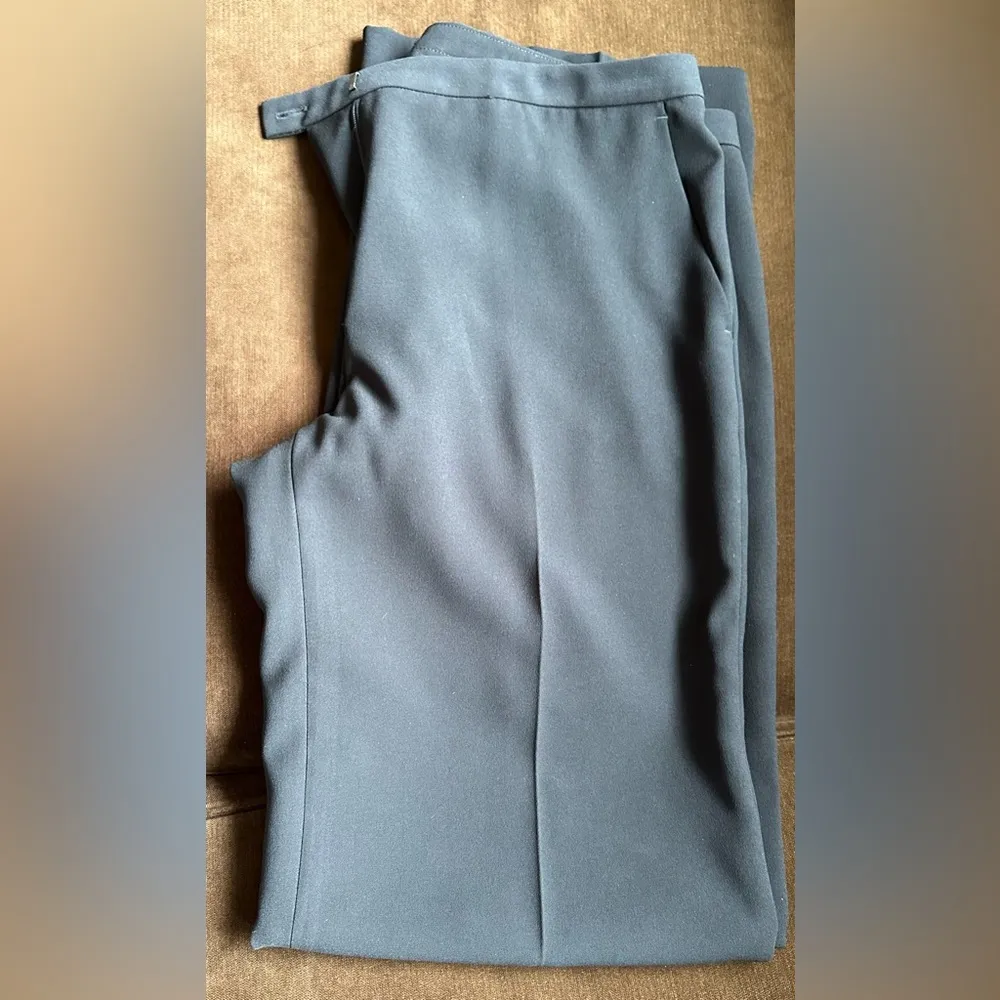 Tahari Black Mid Rise Wide Leg Dress Pants Sz 8. With Pockets. - Image 3