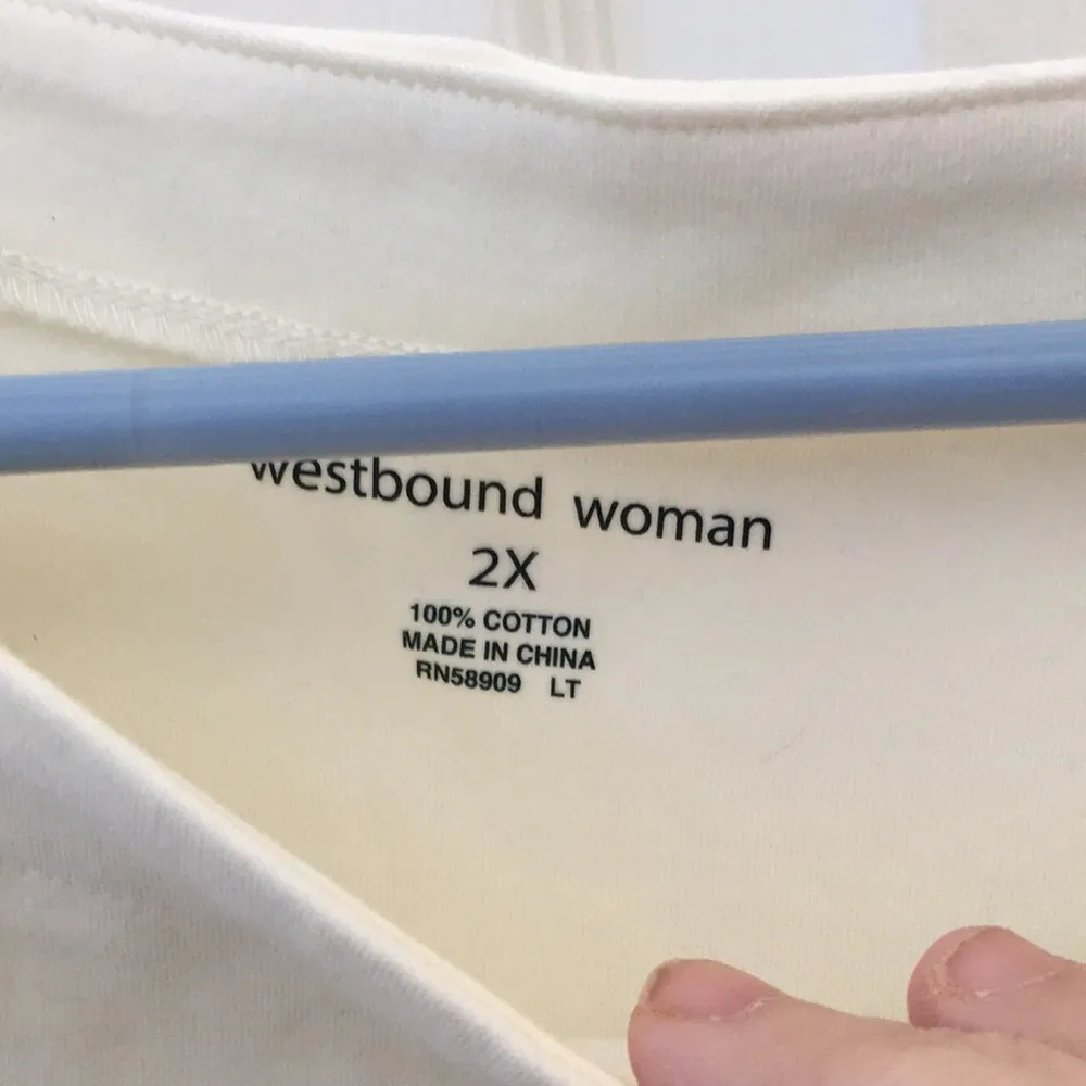 FINAL MARKDOWN Ladies westbound woman top 2x - Image 4