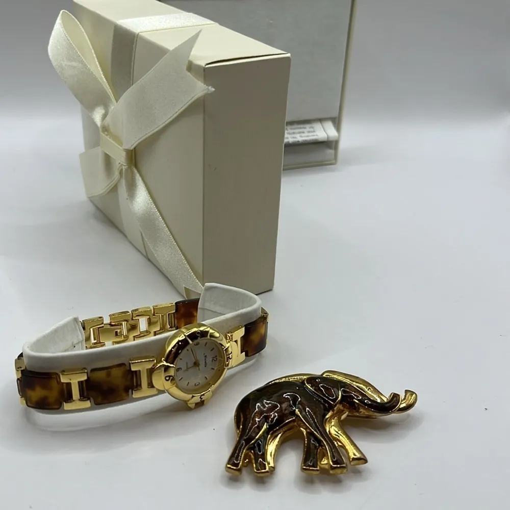 Elephant Novelle watch Faux Tortoise Gold Tone Link Watch Pin Gift Set - Image 9