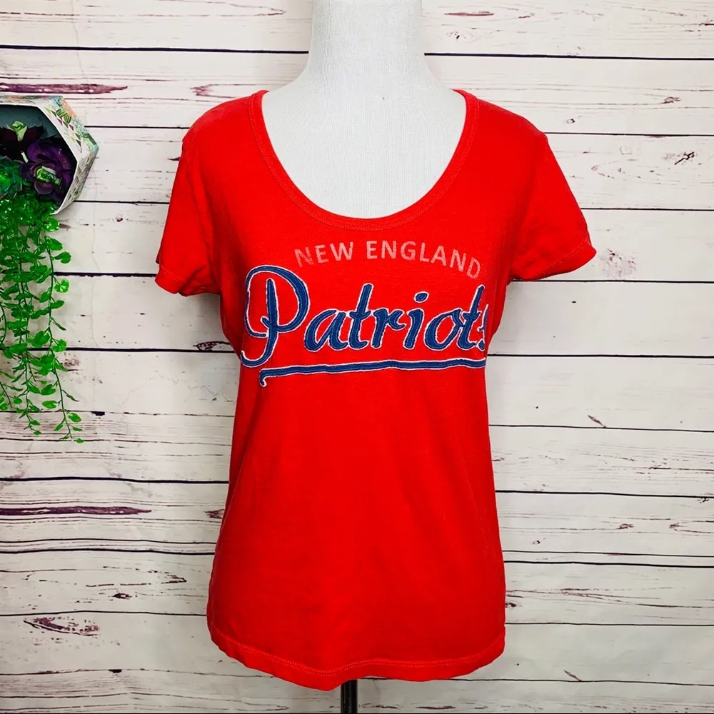 NFL New England Patriots Red & Blue T-Shirt Women’s Size Medium - Image 2