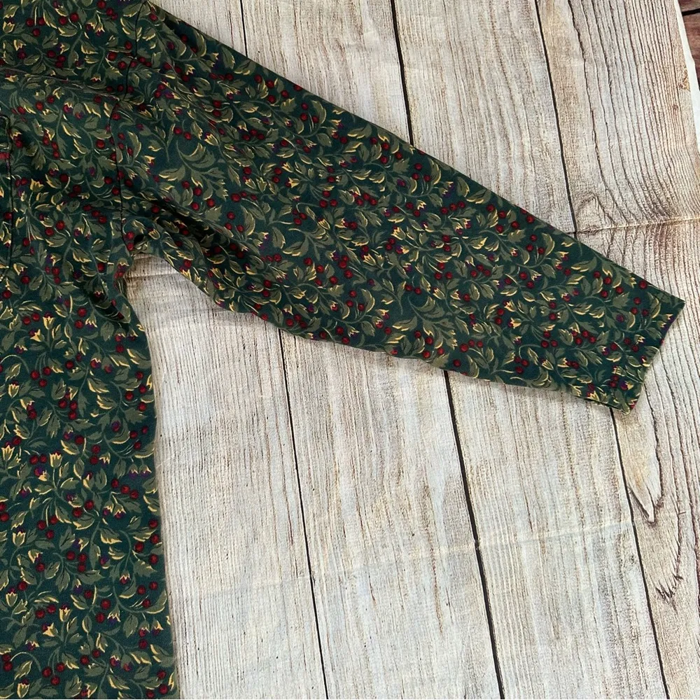 Lands‘ End Made in USA Green Red Medium Button Holiday Long Sleeve - Image 3