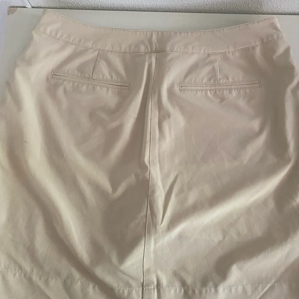 Cutter & Buck Core Tech Skort/Khaki/Active wear/Golf/Hiking/Size 6 - Image 2