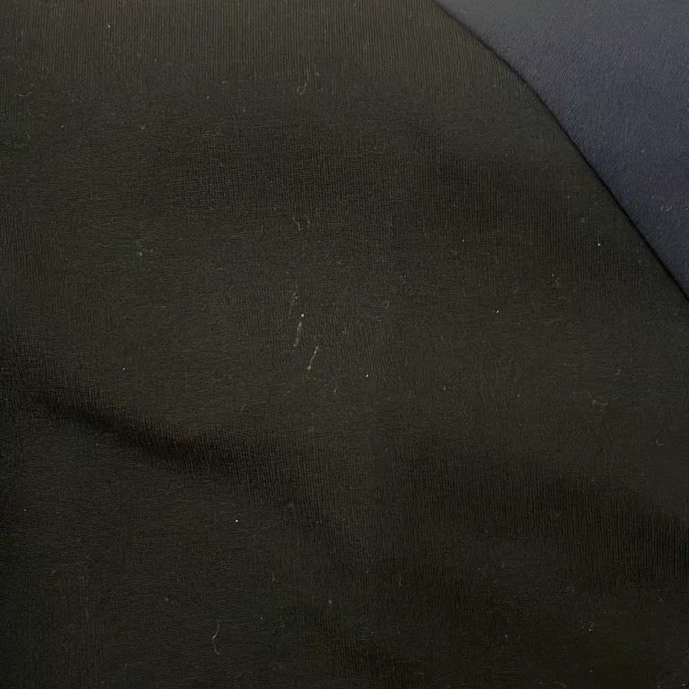 DKNY Blue & Black Embellished Structured Colorblock Top size medium - Image 5